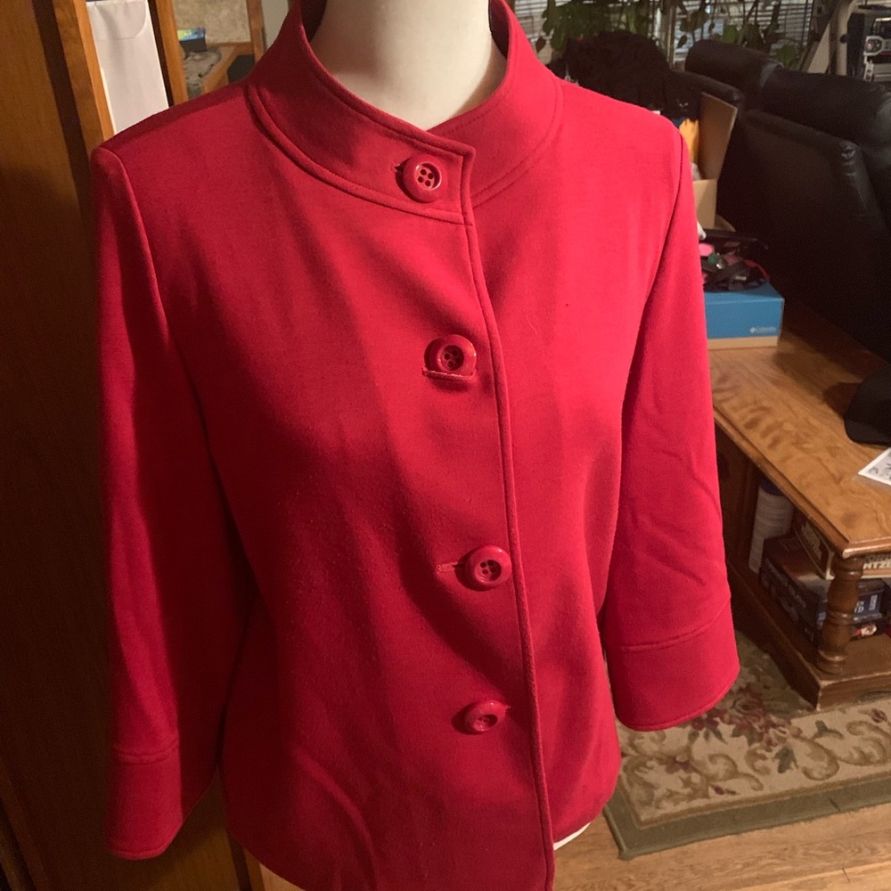 Red High Collar Buttoned Jacket